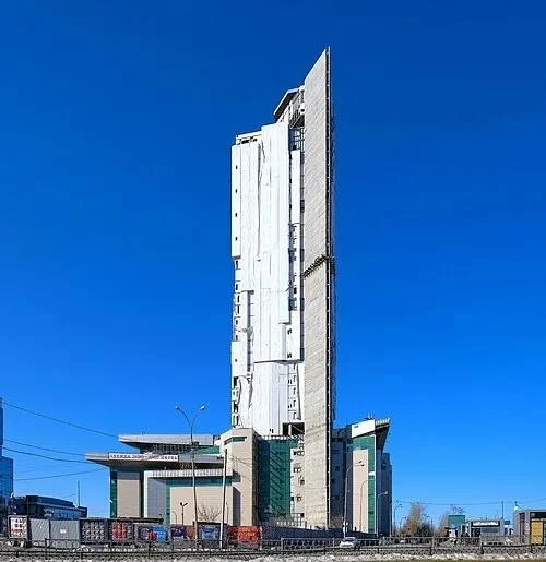 В Екатеринбурге демонтируют недостроенный небоскрёб «Призма» в рамках программы комплек...