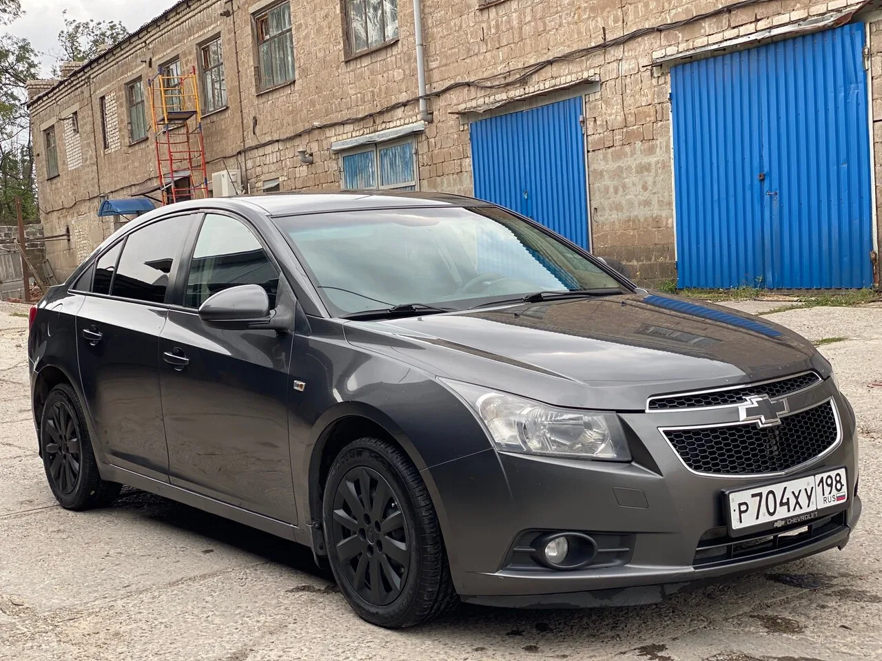 Продам Chevrolet Cruze, 2010, 1.6, механика, б/у, 580 ₽