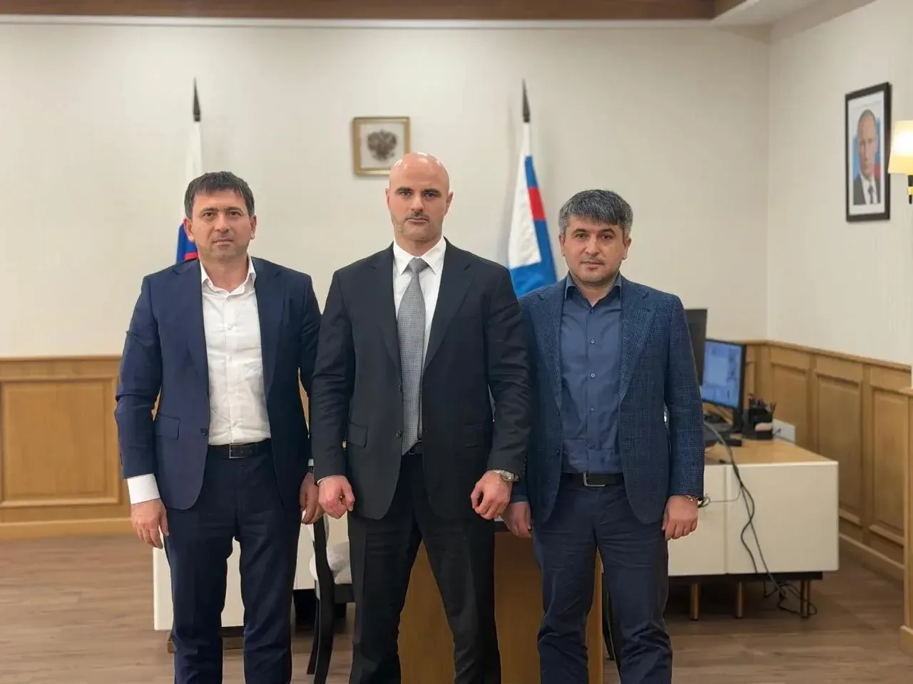 Глава Табасаранского района провел встречу с руководителем управления Федерального казн...