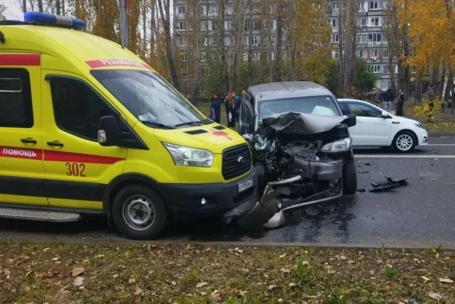 В крупном ДТП в Тюмени погибла молодая женщина 🚑