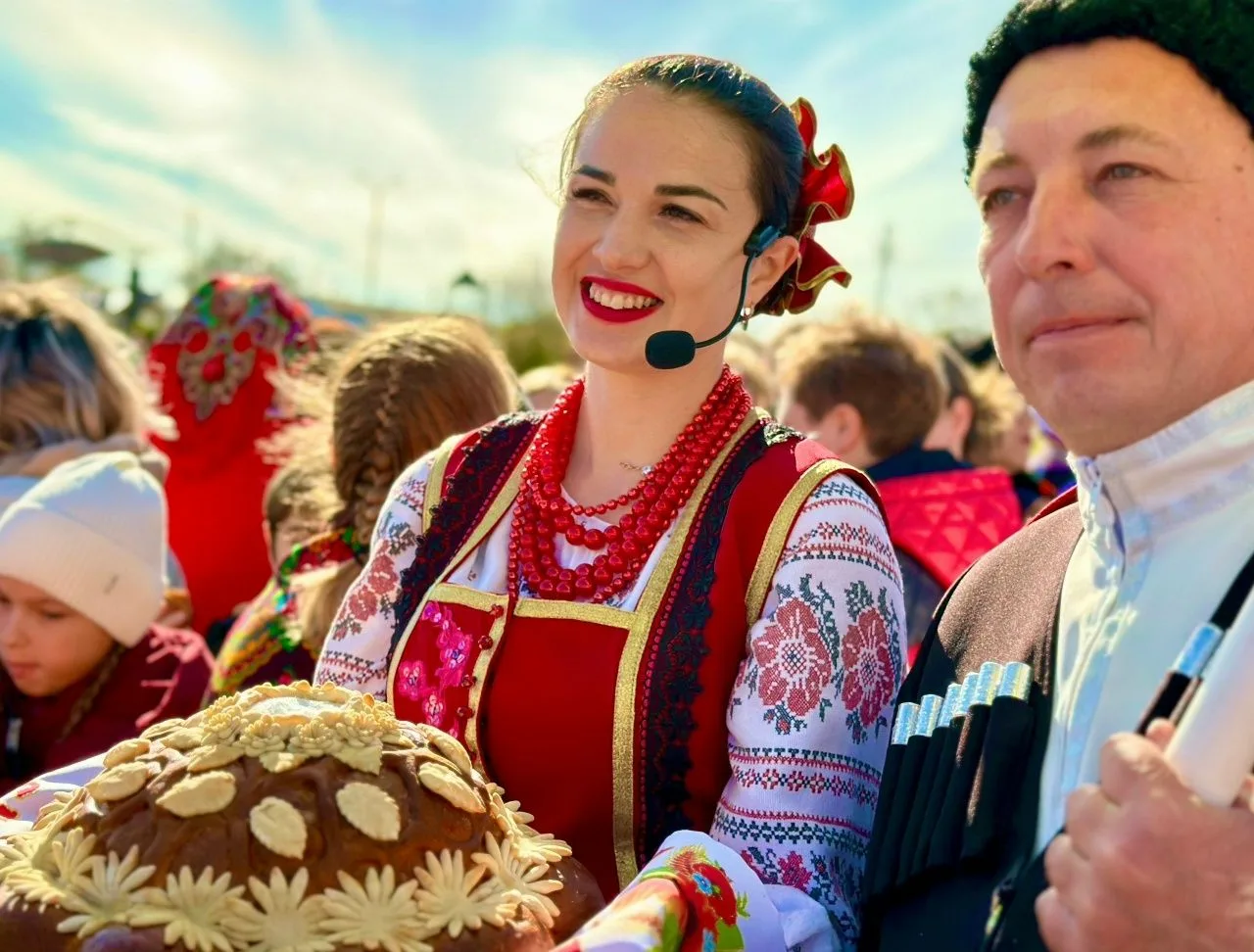 Жителей и гостей Анапы пригласили на краевой праздник традиций и обычаев «Все свои» в А...