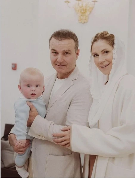 👶⛪✨ Анна Невская показала сына после крещения
