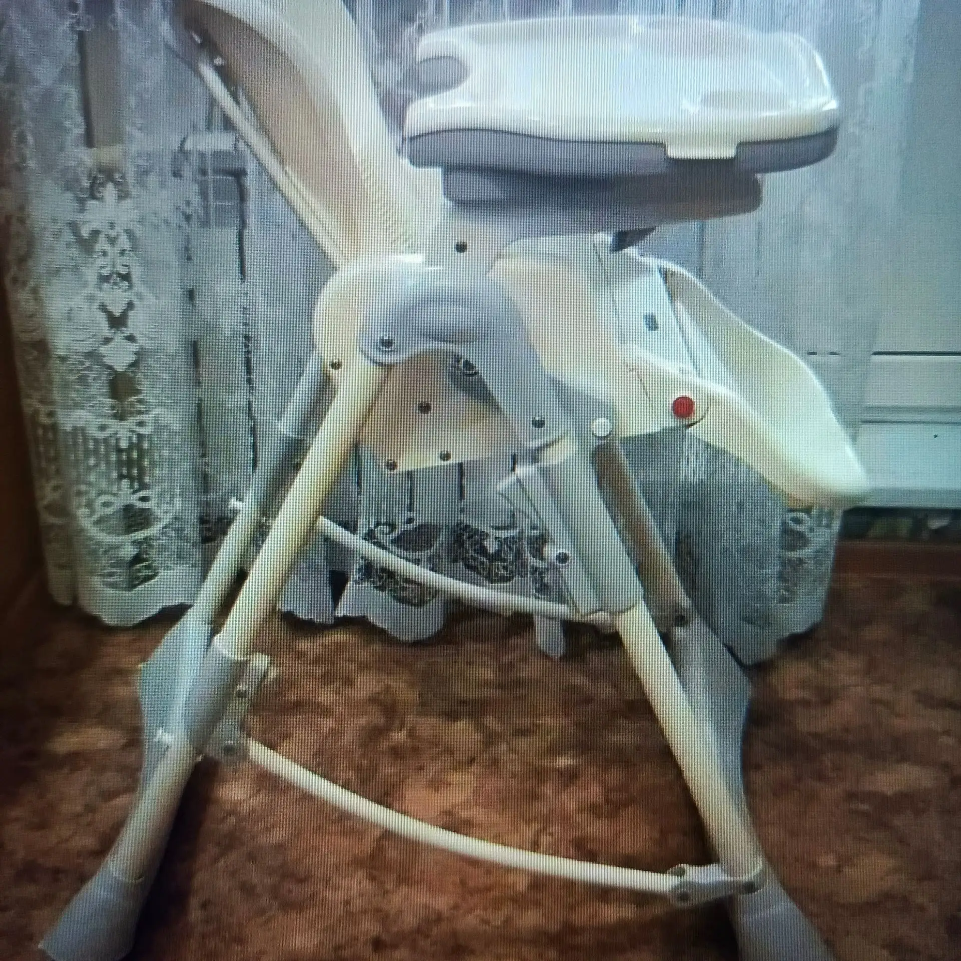 Продаю стульчик Happy Baby William Classic, все механизмы в исправном состоянии, отсутс...