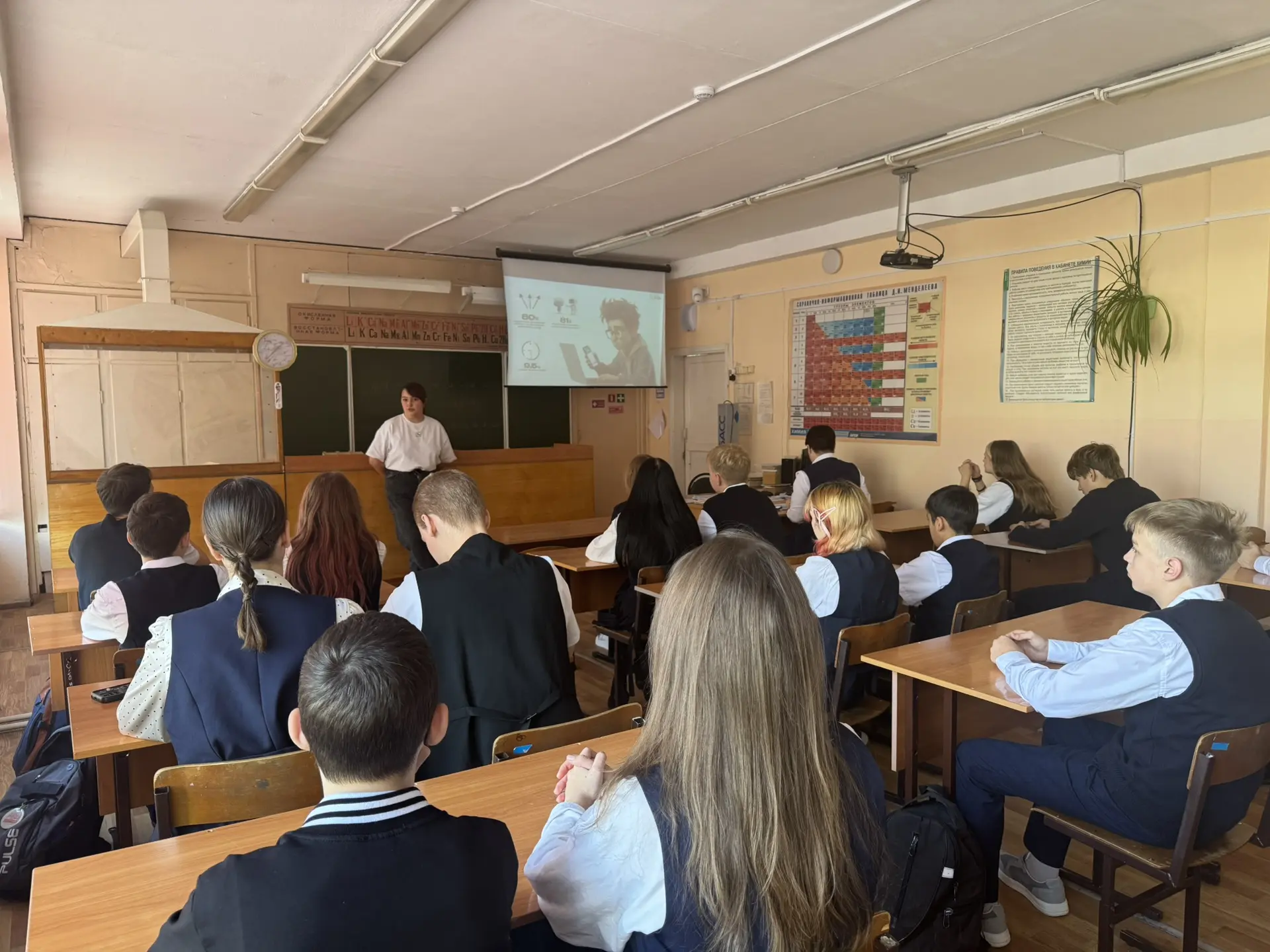 🔐 УЧИМСЯ РАСПОЗНАВАТЬ ФЕЙКИ И ДИПФЕЙКИ! 🧠