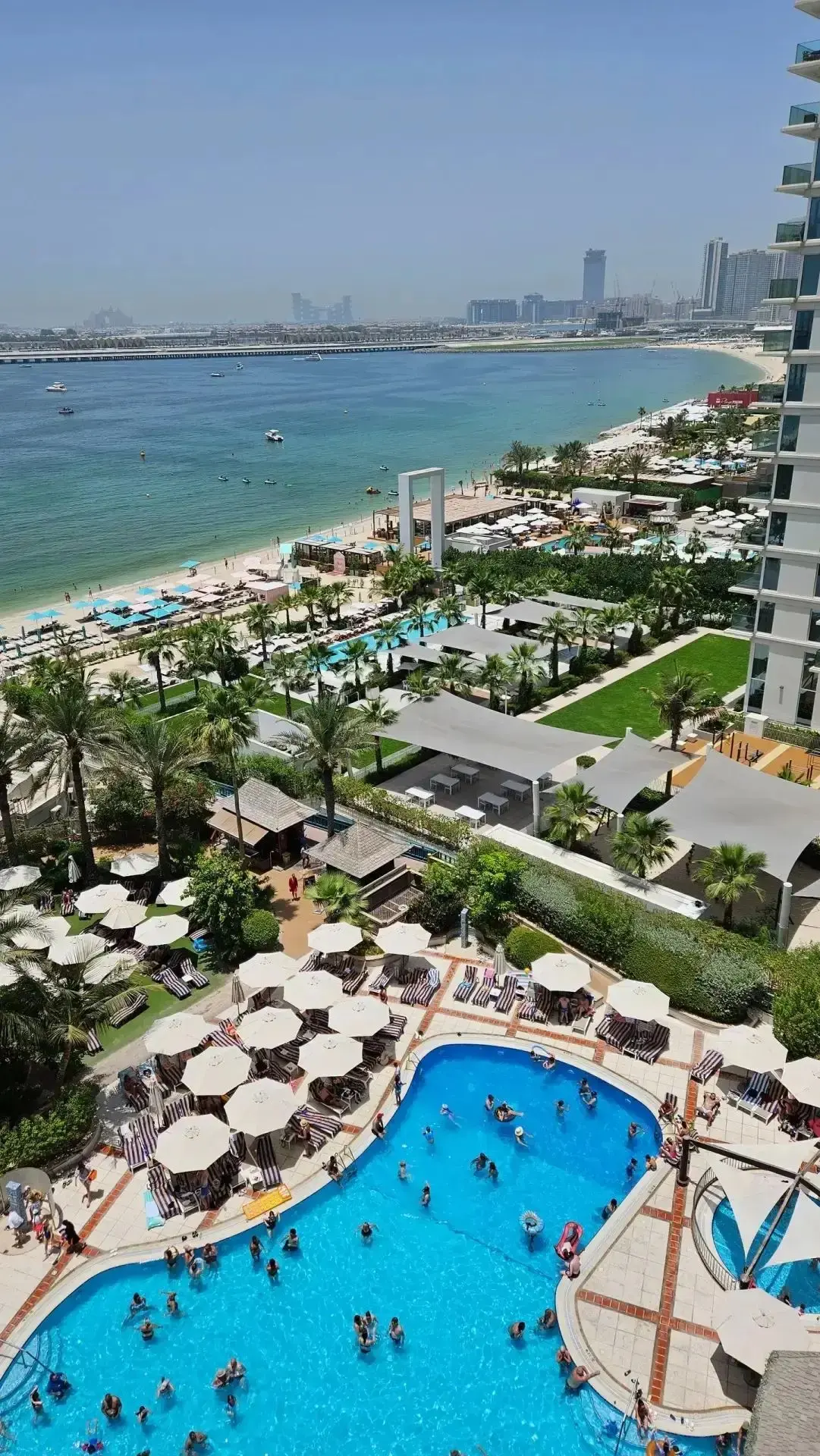 HILTON DUBAI THE WALK 4*