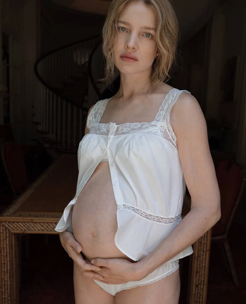 Сейчас Наталья Водянова уже родила, а пока не родила, успела сняться для бренда Cou Cou👀
