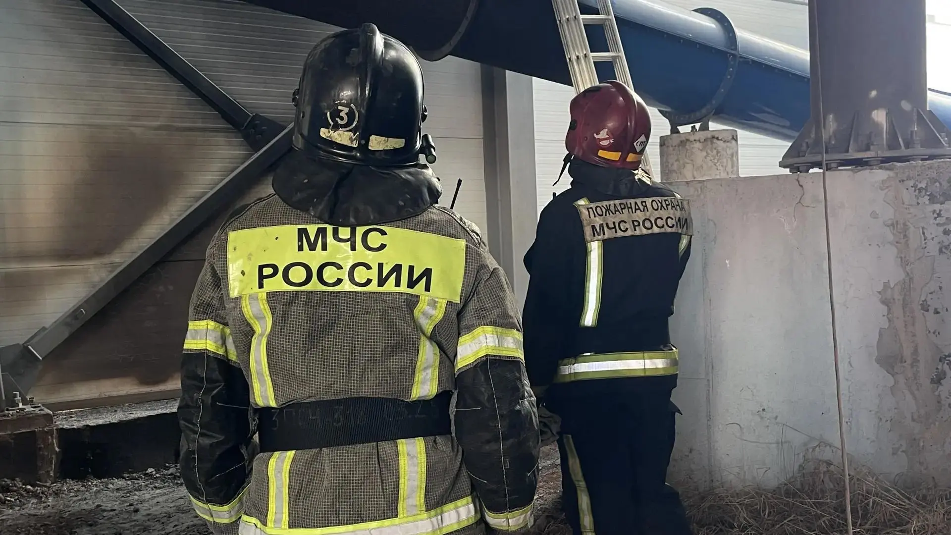 Загорелся утеплитель, огонь потушен: В МЧС прокомментировали пожар в торговом комплексе...