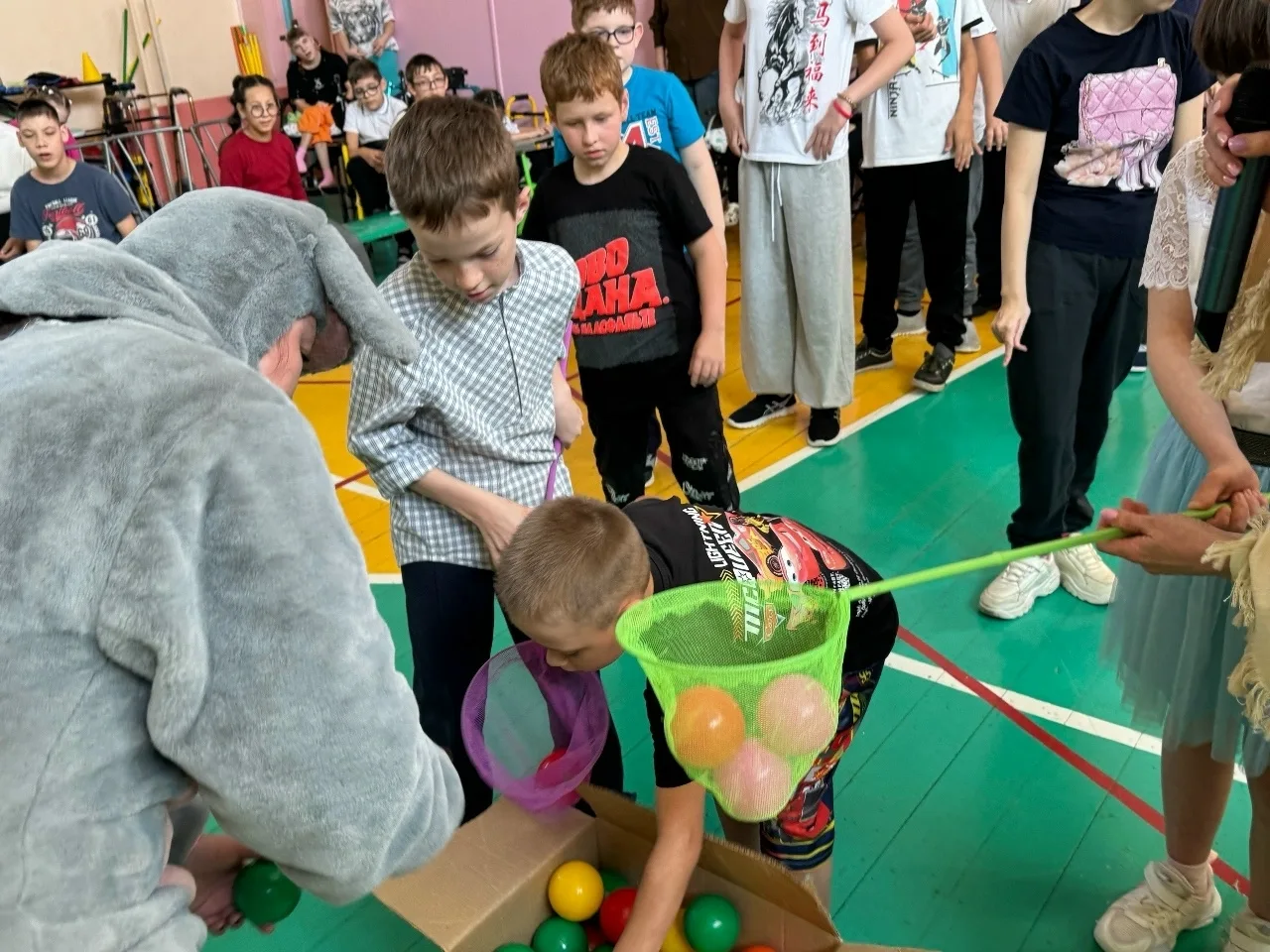 Сегодня коллектив КДЦ г. Куса устроили настоящий переполох на Дне именинника!