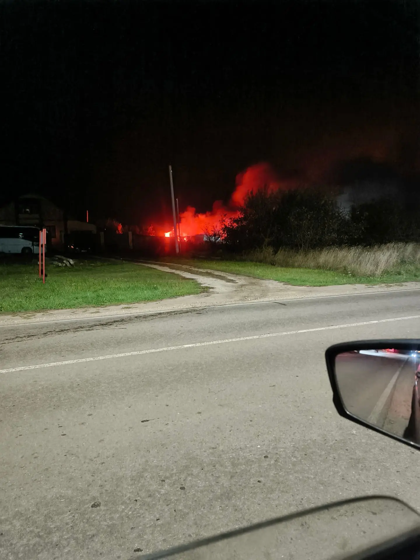 Пожар 👩‍🚒 в РОСЕ, пострадавших нет , сгорели 2 бытовки , возможно кому то помешали