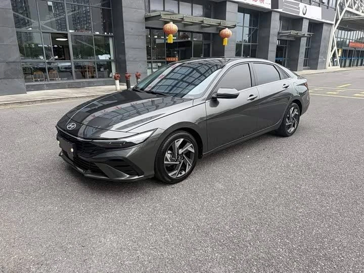 2023 Hyundai Elantra 1.5L CVT LUX Premium Edition