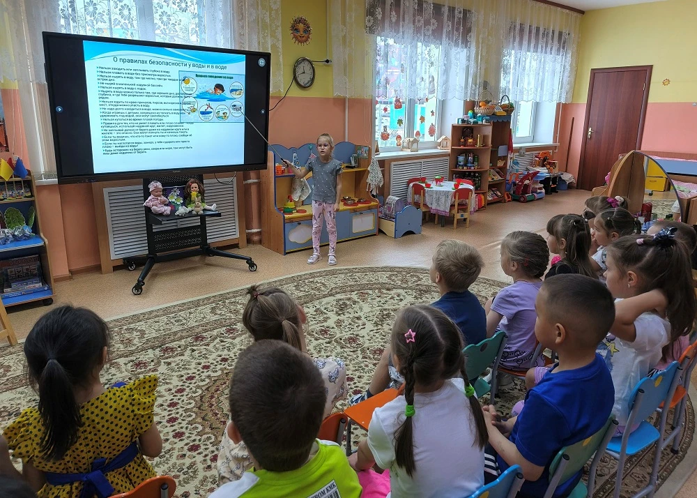 В подготовительной группе «Колокольчик» прошёл тематический день, посвященный теме «Без...
