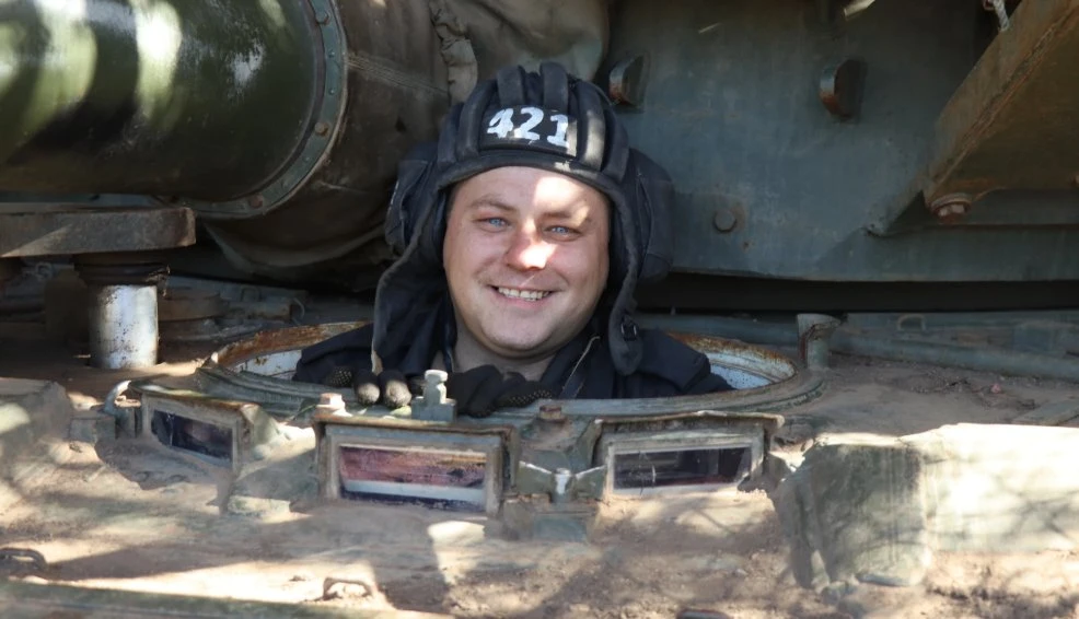«Лысый» дронов не боится: наводчик-оператор рассказал о службе на танке Т-80 БВМ.