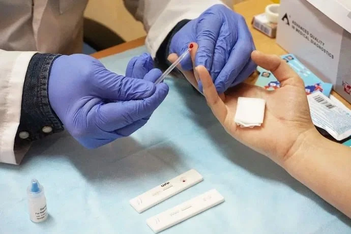 🧬 Иногда ВИЧ обнаруживают в самых неожиданных ситуациях — и это напоминает, насколько ...