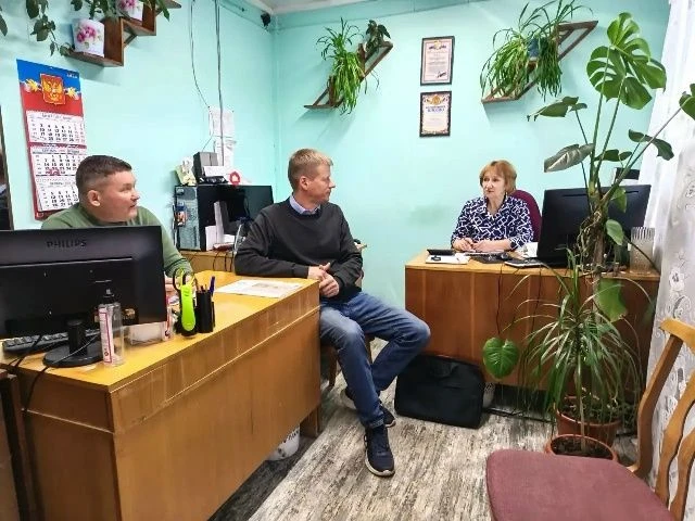 Два дня наш мобильный офис работал в Пудожском районе. Заместитель директора Рябов Серг...