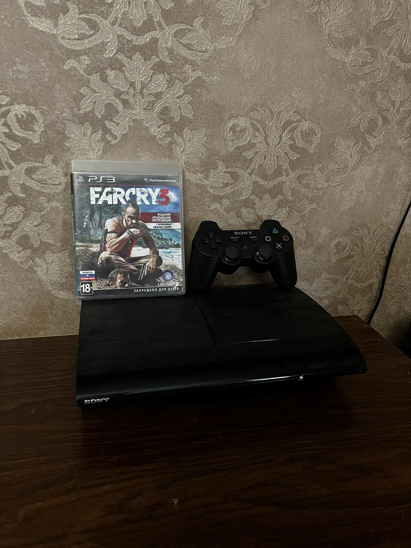 Продам SonyPlaystation 3 Super Slim. На приставке установлены игры. Цена 8000₽ 89996952209