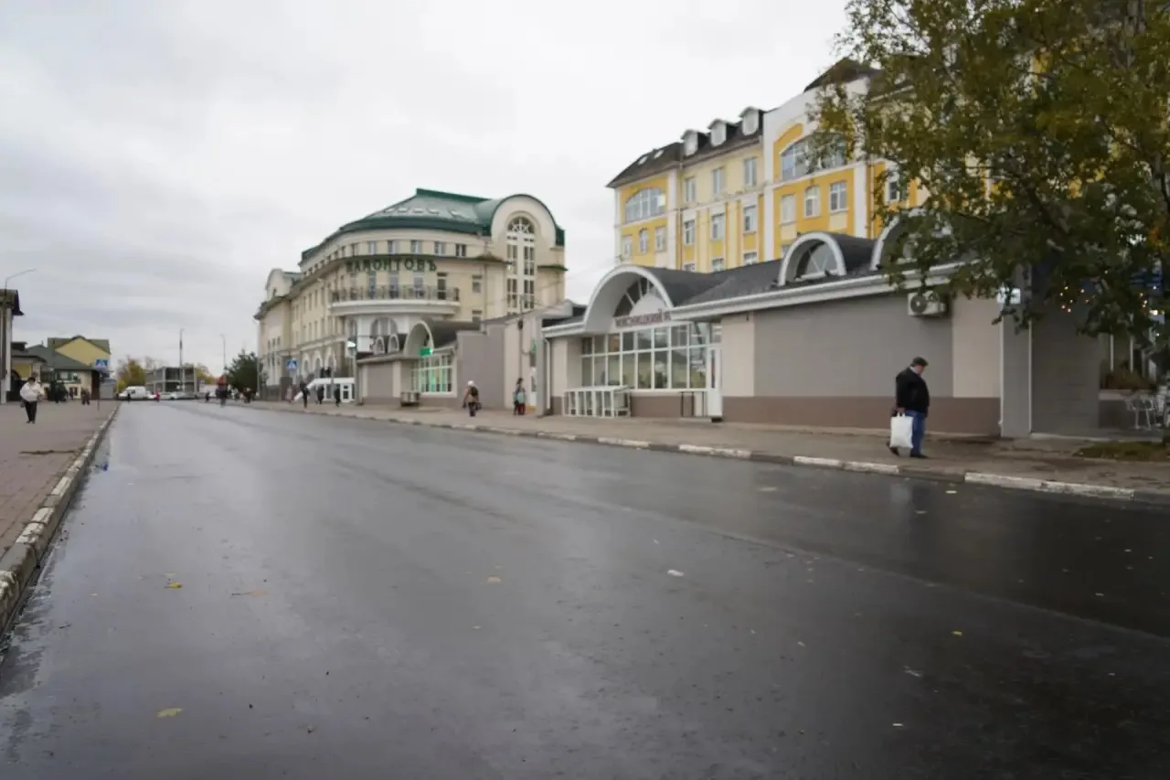 Вокзальную площадь в Сергиевом Посаде привели в порядок. Об этом сообщил врип главы Сер...