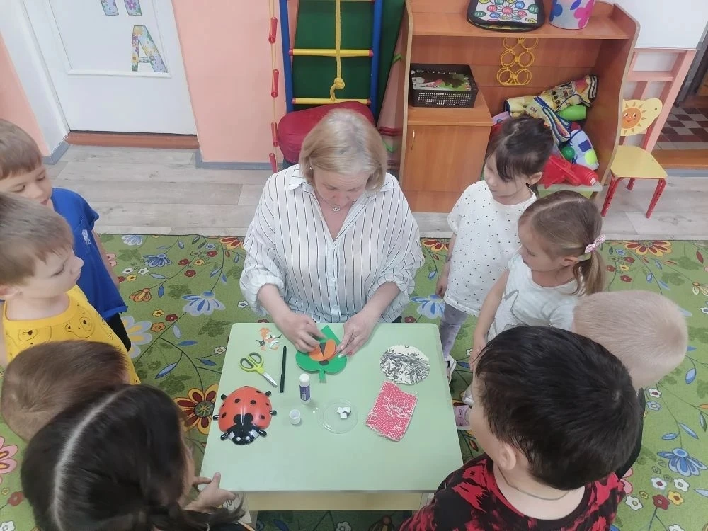 Шестиногие малыши... И сразу понятно, что темой этой недели в средней группе были НАСЕК...