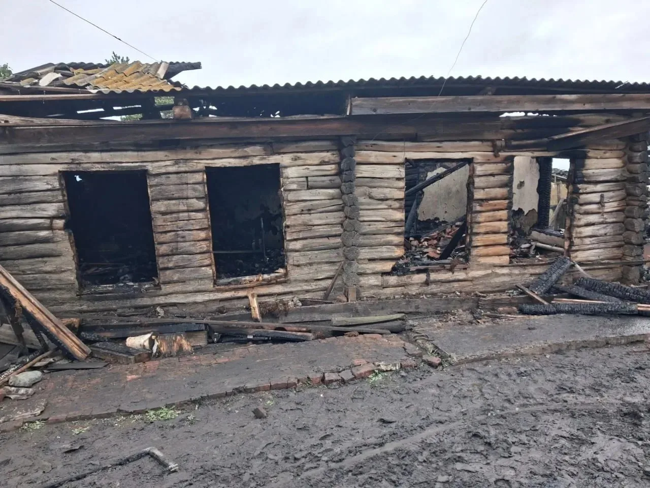 Пожар в Новосибирской области унес жизни двух человек