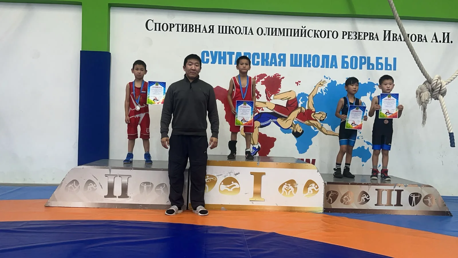 Открытый турнир по вольной борьбе среди юношей и девушек памяти отличника образования Р...