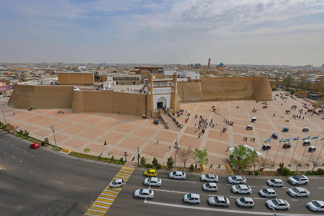 Бухара — один из древнейших городов Узбекистана и всей Центральной Азии, сохранивший ат...