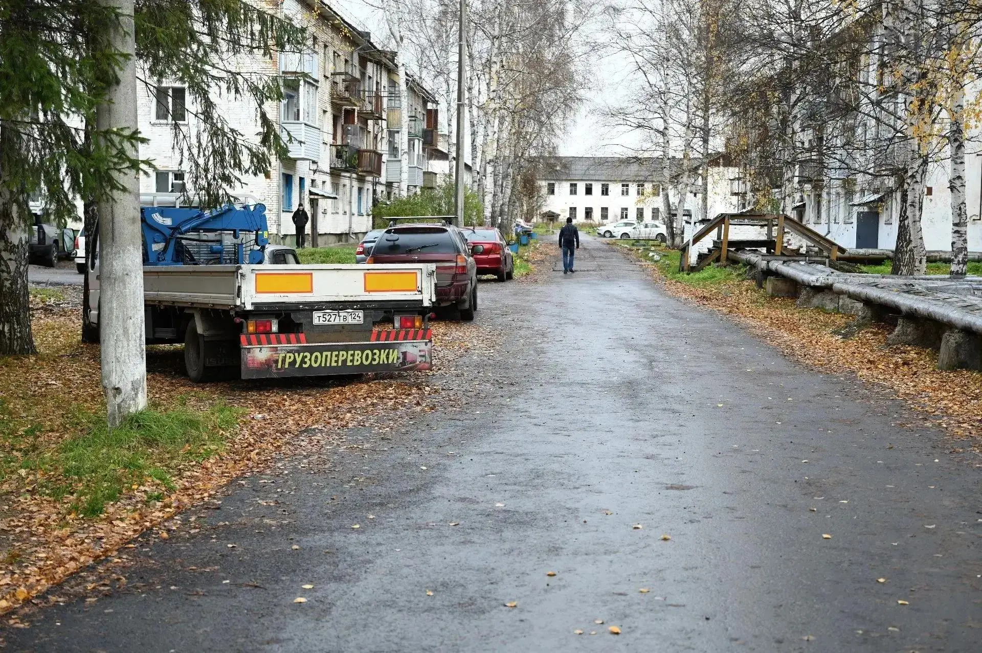 В микрорайоне Полюс Енисейска проверили ремонт дорог