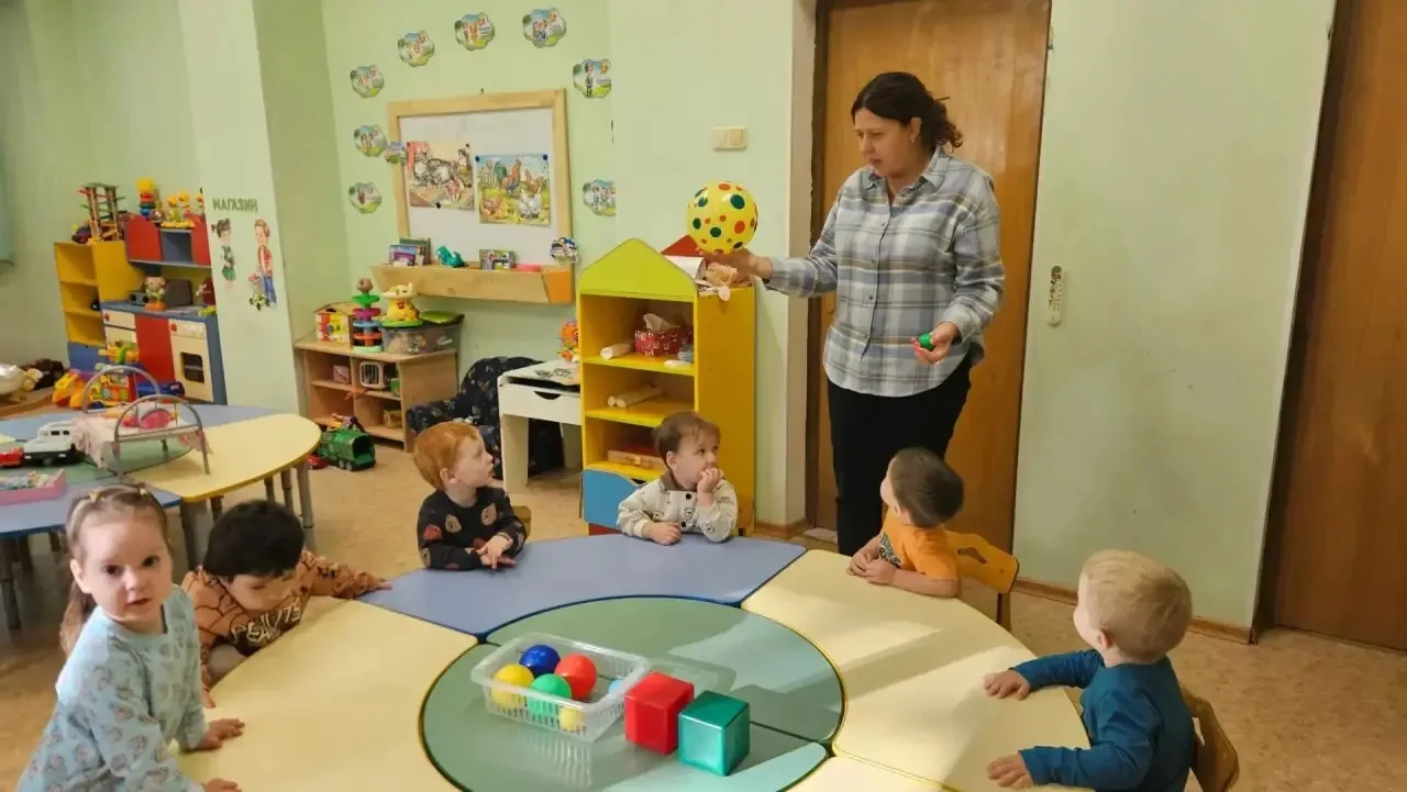 🧩 Математика в ясельной группе: сравниваем предметы «Большой — маленький» 🧩