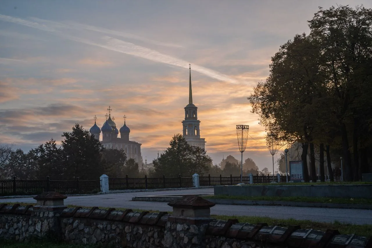 🍂 Доброе утро, дорогие братия и сестры! С радостью и благодарностью встречаем новый день!