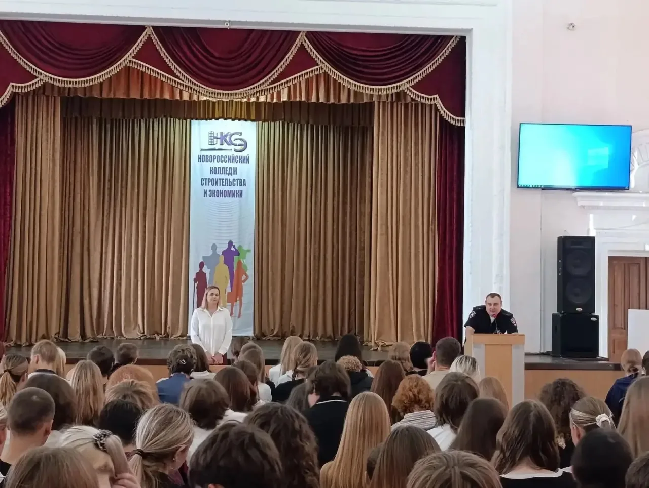 👮Сотрудники Госавтоинспекции приняли участие в Днях отделений, проводимых в Новороссий...