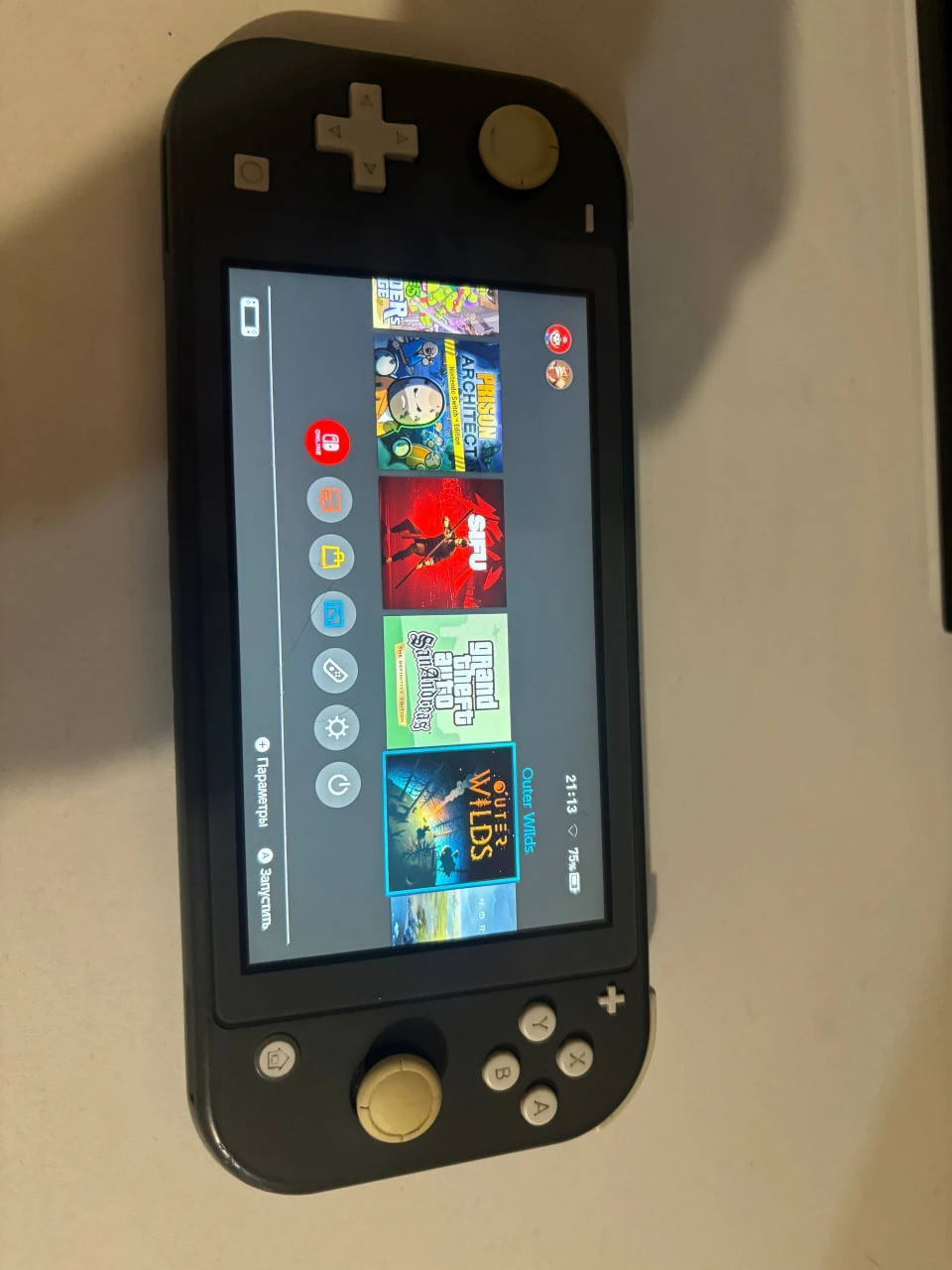 Продам Nintendo Switch, лежит без надобности, прошитая. Могу показать, как скачивать и ...