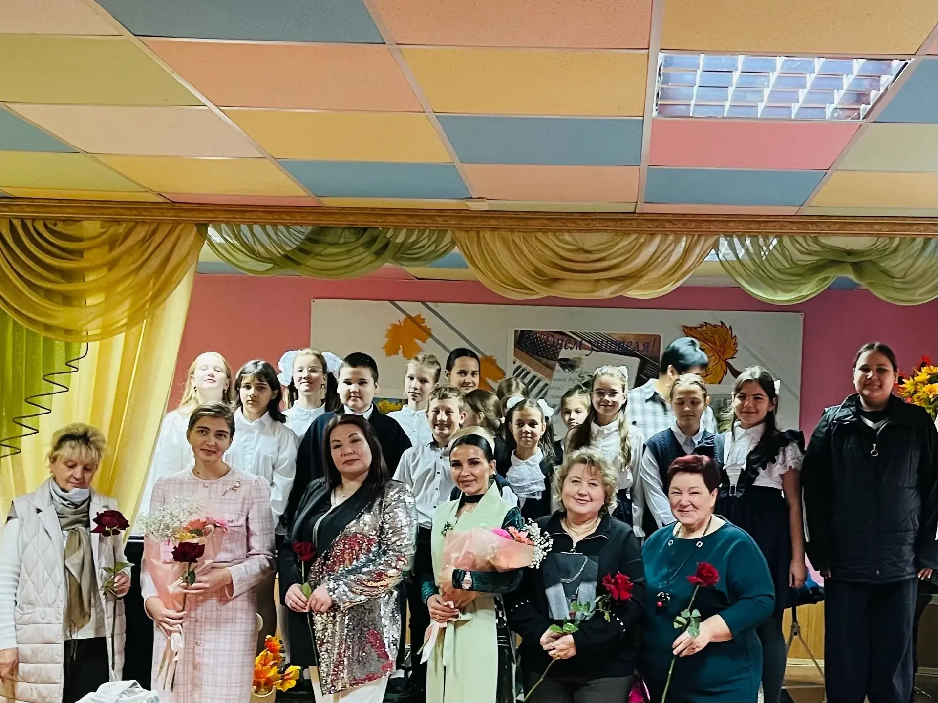 💕«В детской школе искусств прошло праздничное мероприятие ко Дню учителя. Директор теп...