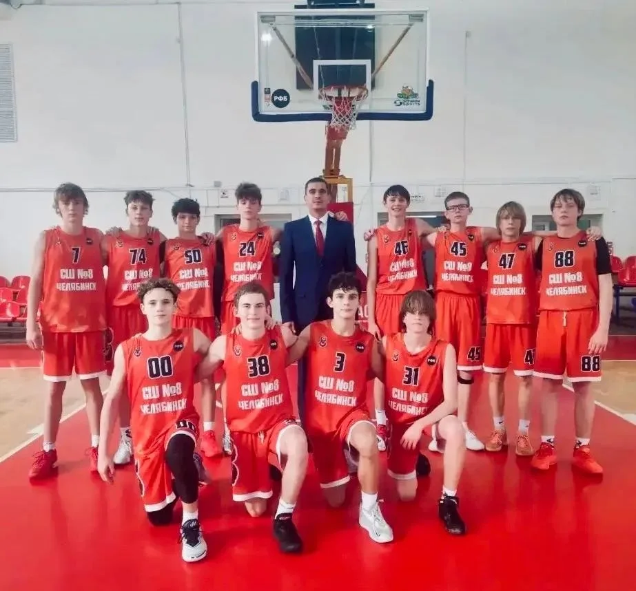 Карталинец в команде 🏀 победителей