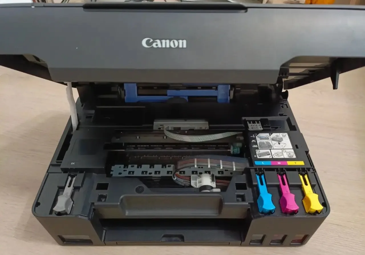 Продам МФУ Canon Pixma G2420 в рабочем состоянии. Работает сканер, копир, чёрная печать...