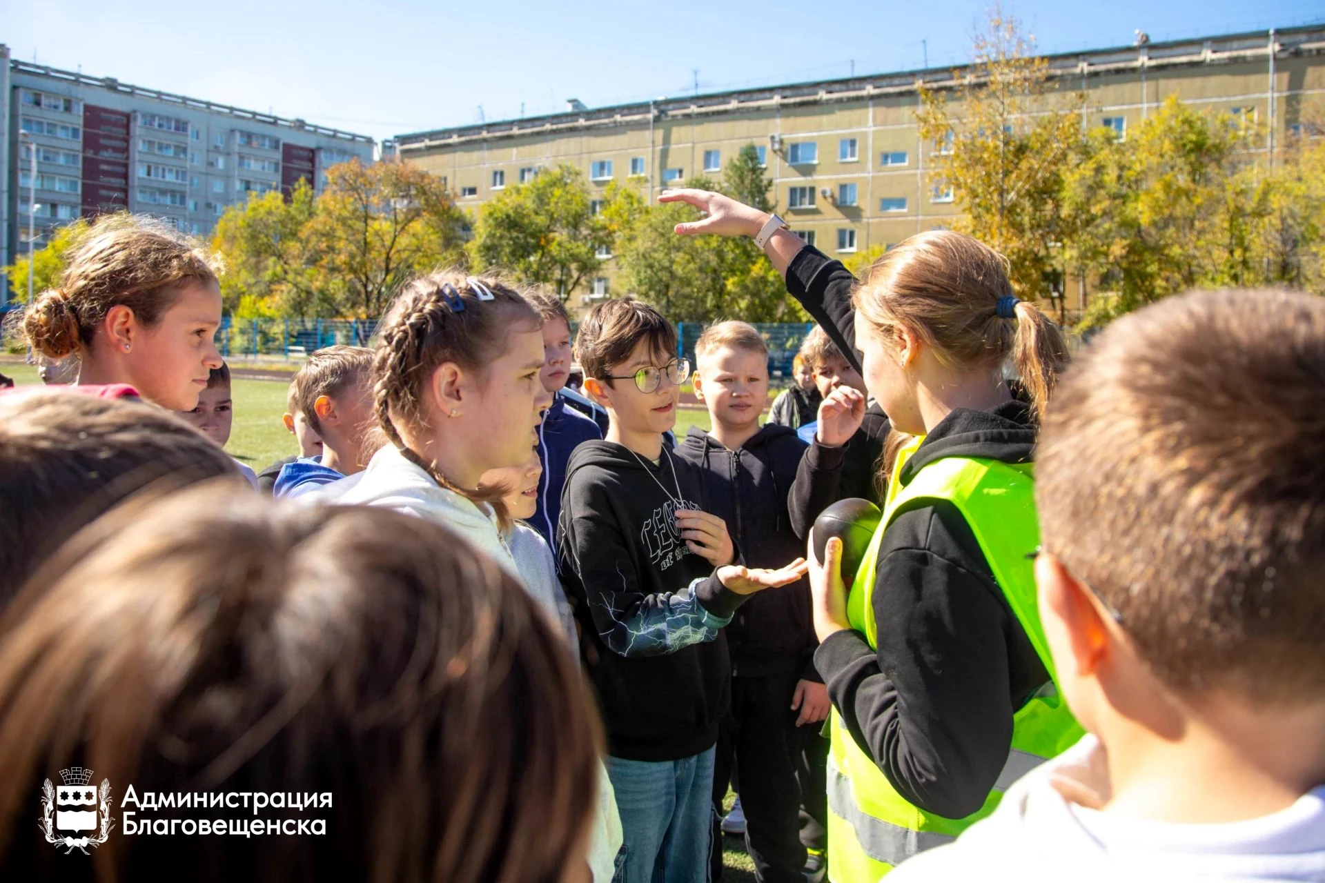 🏃‍♂️‍➡️ «Вдох глубокий, руки шире»: в школах Благовещенска по средам кипит спортивная ...
