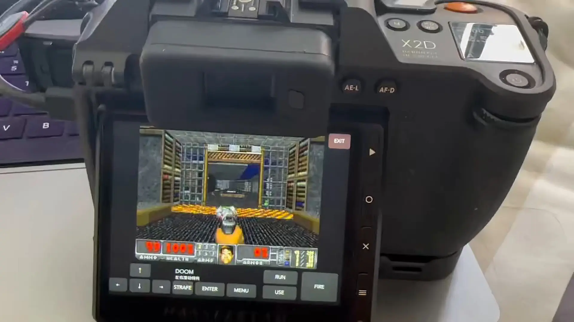 На среднеформатной Hasselblad X2D запустили Doom — стреляют кнопкой спуска