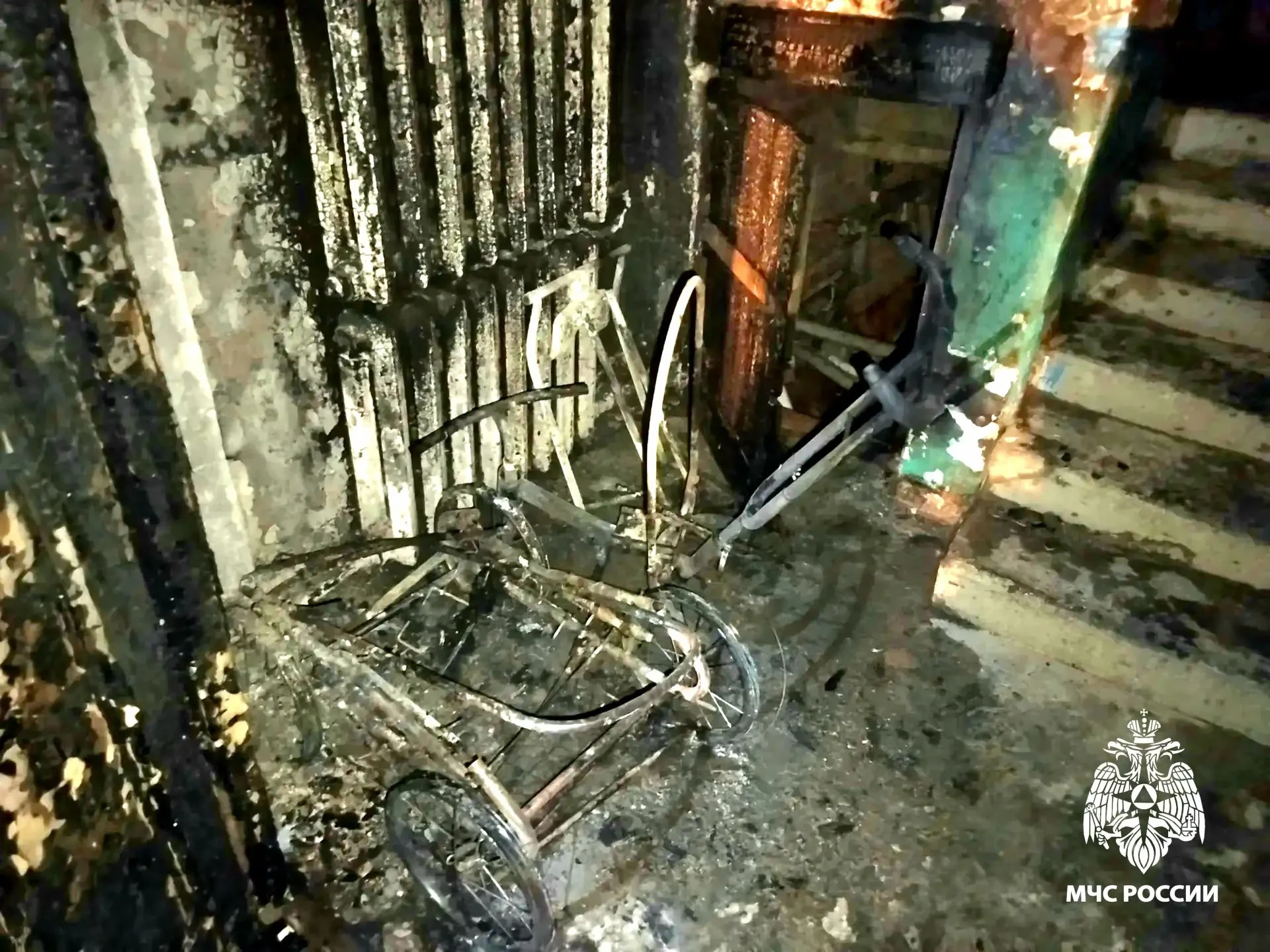🔥 Пожар в подъезде в Ярцево: эвакуированы 8 человек