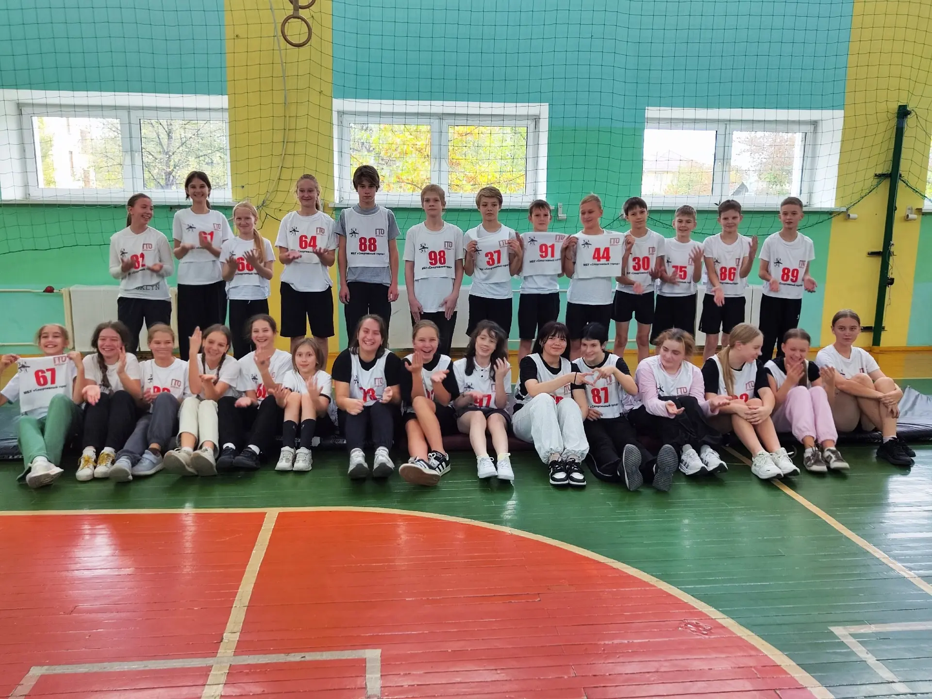 🎉 Спорт — это жизнь! И у нас в школе № 54 это доказали все — от второклассников до вып...