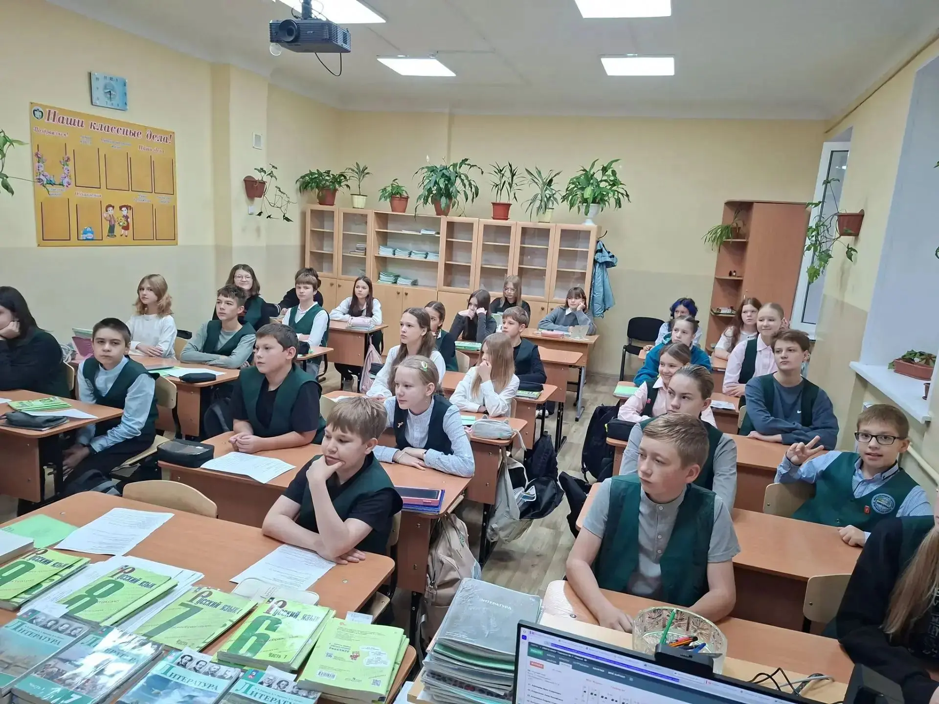 В День учителя Председатель Совета отцов Гимназии №1 Розман Юрий Юрьевич провел замечат...