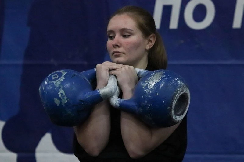 🏋️ Около 100 спортсменов приняли участие в краевых соревнованиях по гиревому спорту в ...