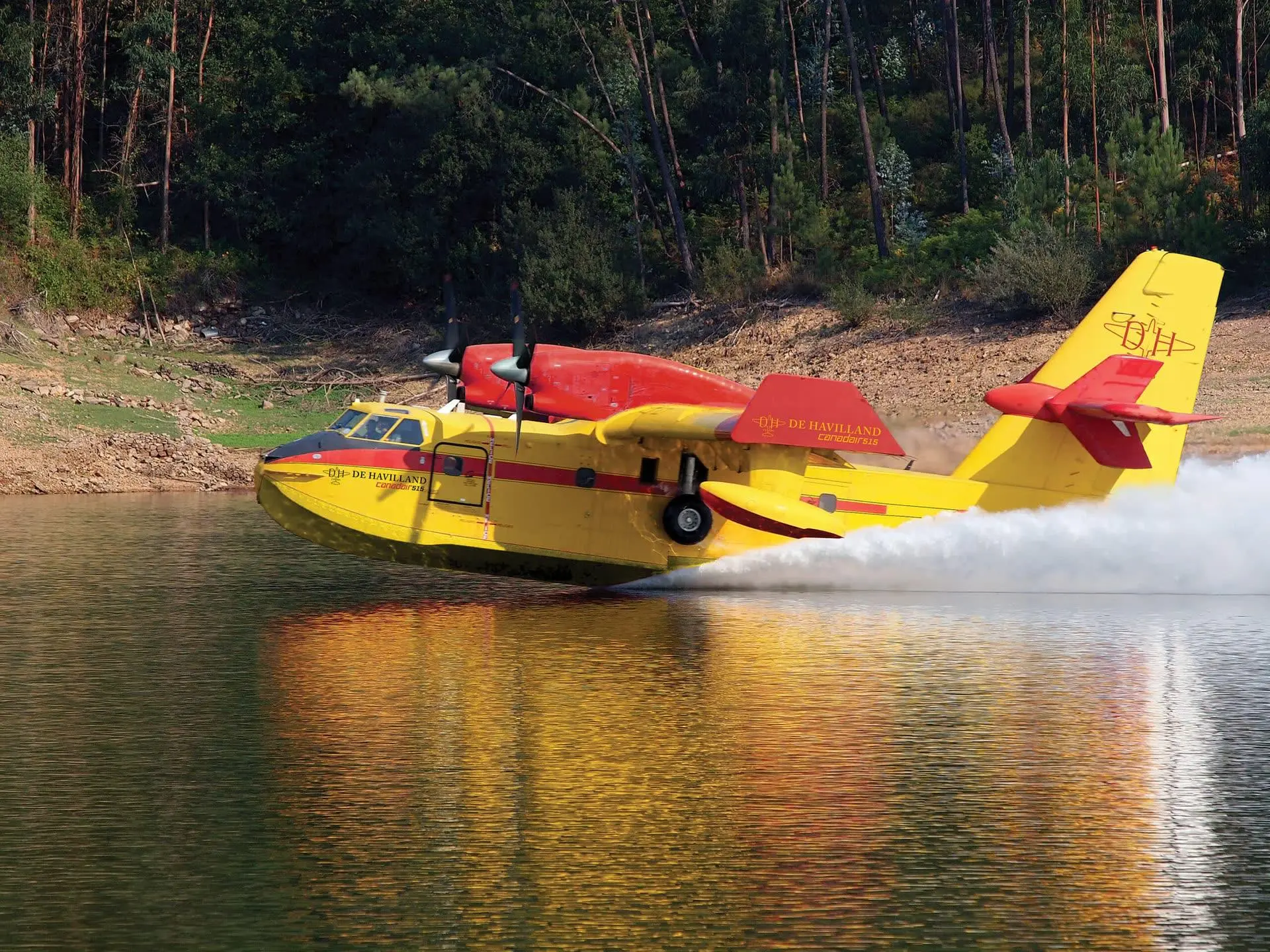 🇪🇺🇨🇦 ЕС и Канада хотят совместно купить 50 пожарных самолётов Canadair 515