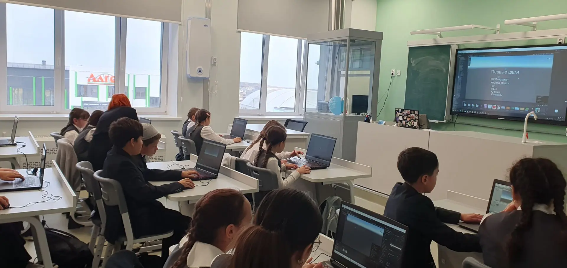 🤖 Мобильный технопарк «Кванториум»: открываем мир инженерных возможностей! 🤖На этой н...