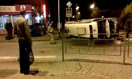 После вчерашнего ДТП с автомобилем скорой помощи на пересечении улиц Юбилейная и Ленина...