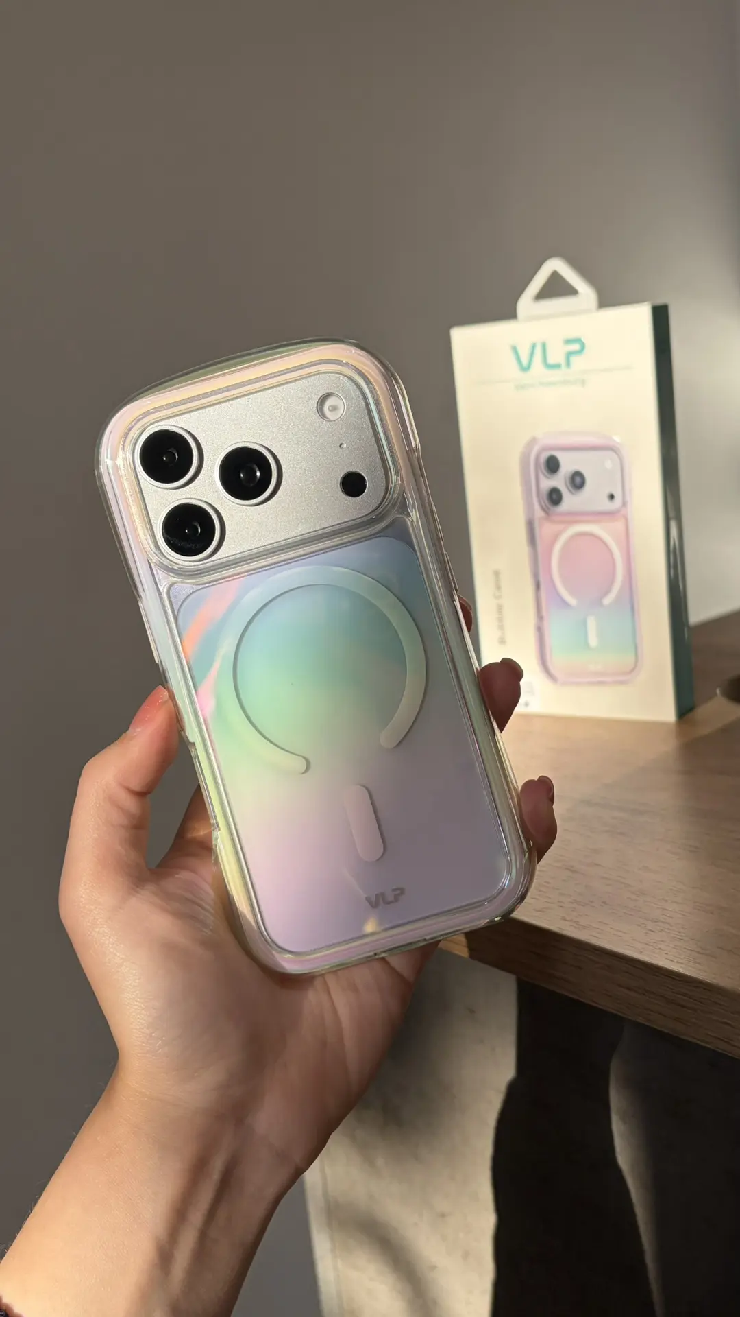 🫧 VLP Bubble Case — противоударные защитные чехлы с поддержкой MagSafe.