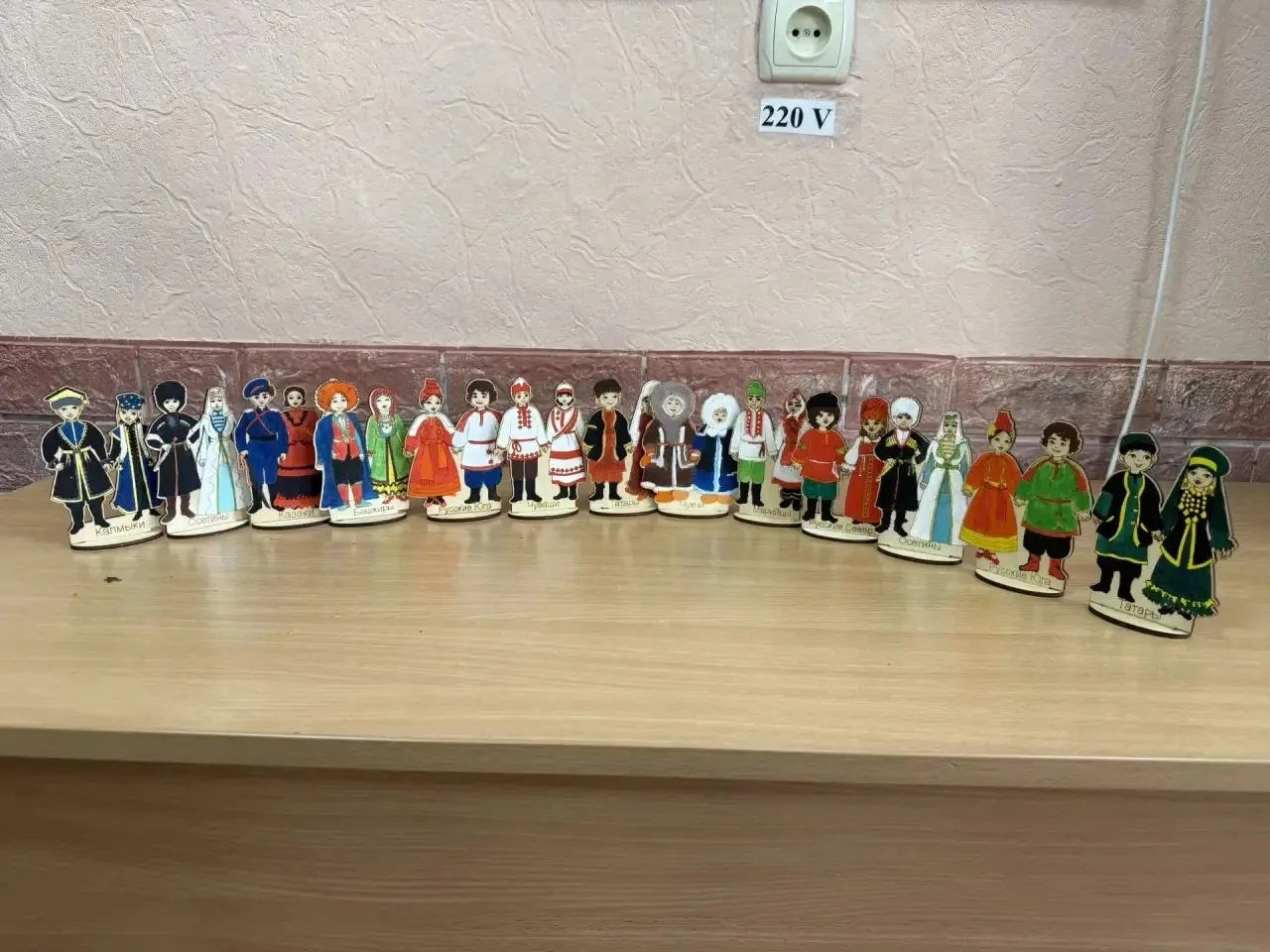 В МБОУ "Верхнепотаповская СОШ" прошёл творческий мастер-класс «Народы России: традиции ...
