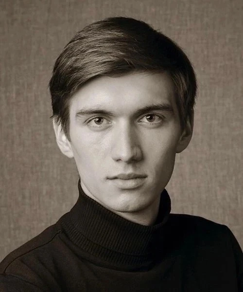 🥳 Сегодня мы поздравляем с днем рождения одного из ведущих актеров нашего театра, засл...