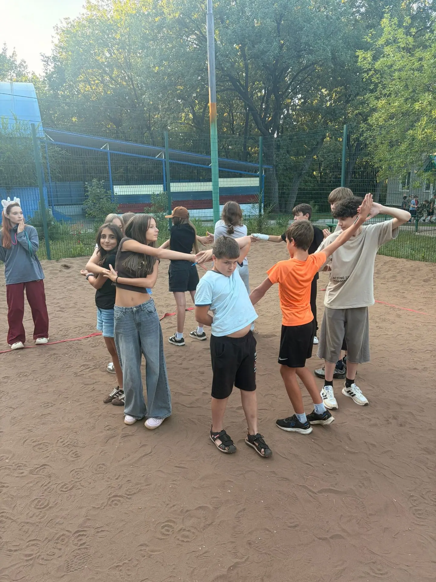 Вчера в Центре прошла станционная игра на сплочение отрядов.Ребята пробовали различные ...