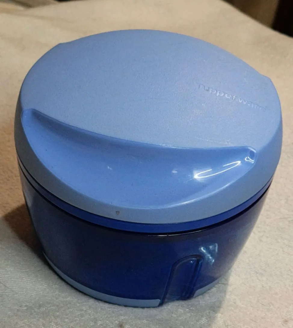 Ручной измельчитель Tupperware (для лука, чеснока, зелени)