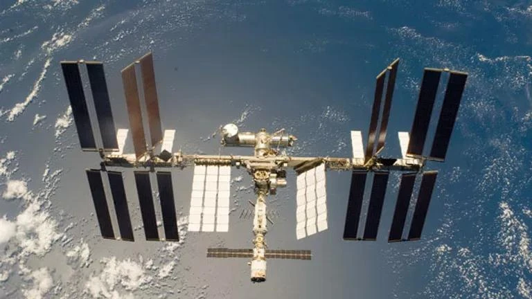 Российская космическая электроника готова к ядерному воздействию, заявляет глава РАН