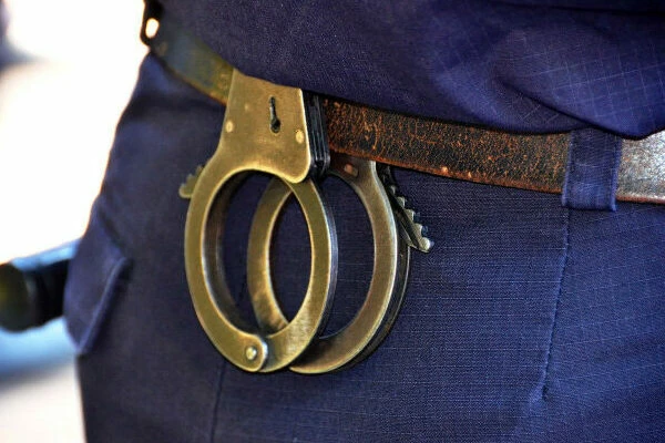 Полиция задержала 18-летнего смолянина за кражу из дома пенсионерки