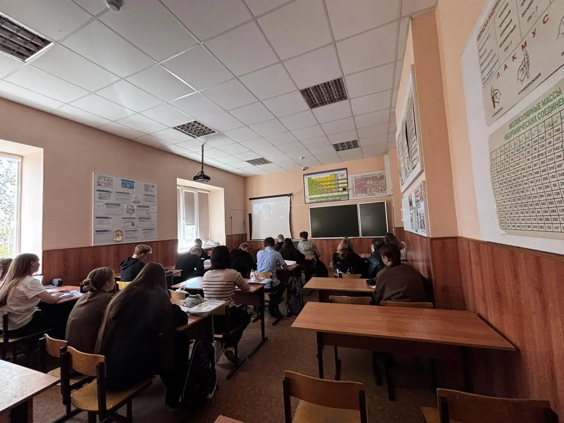 В рамках реализации Всероссийской просветительской программы «Хрустальный компас» напра...