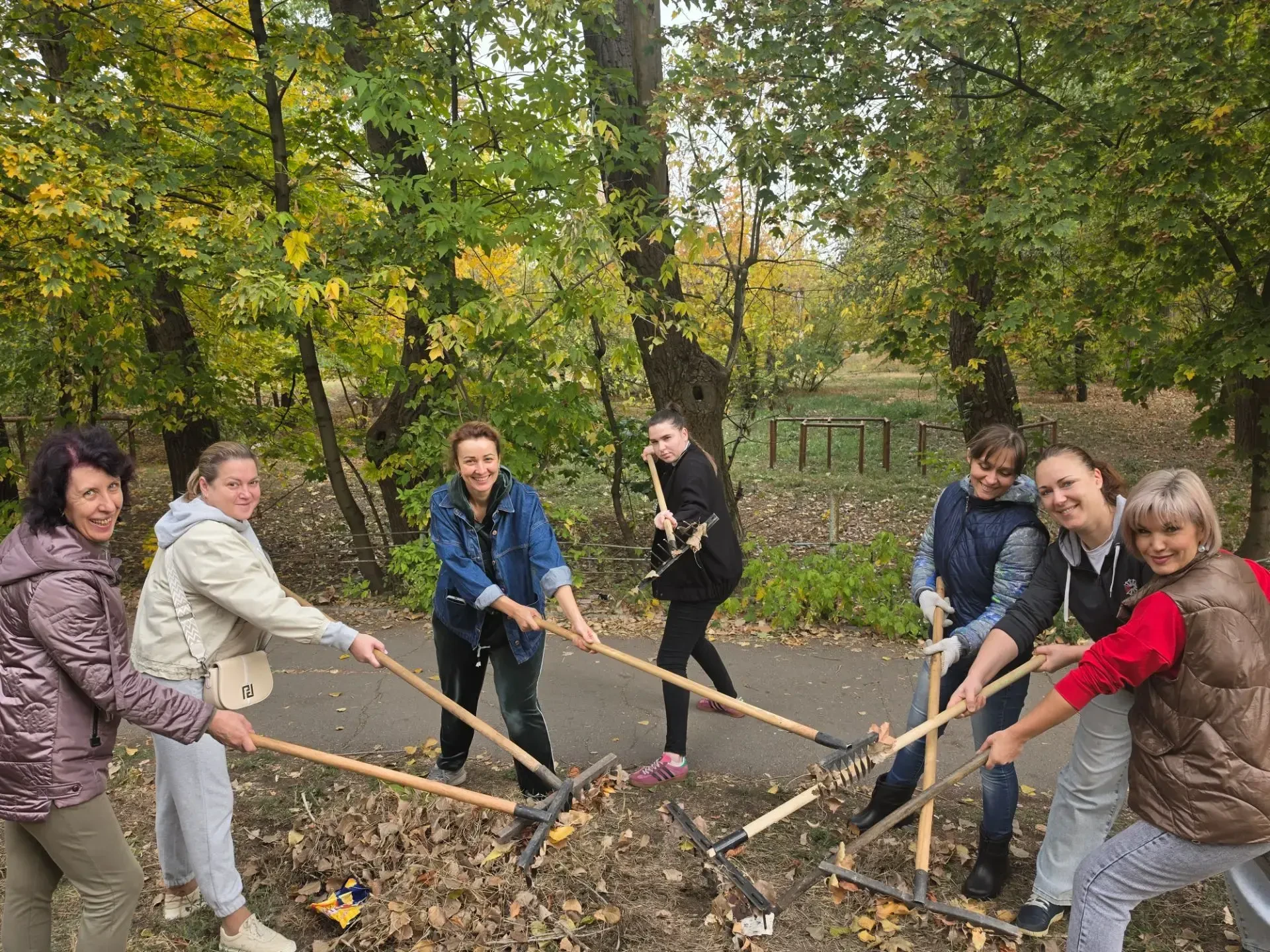 🍂🍁🥀🧹Сотрудники дошкольных и образовательных учреждений Калининского района присоеди...